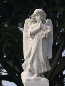 angel-colma-praying